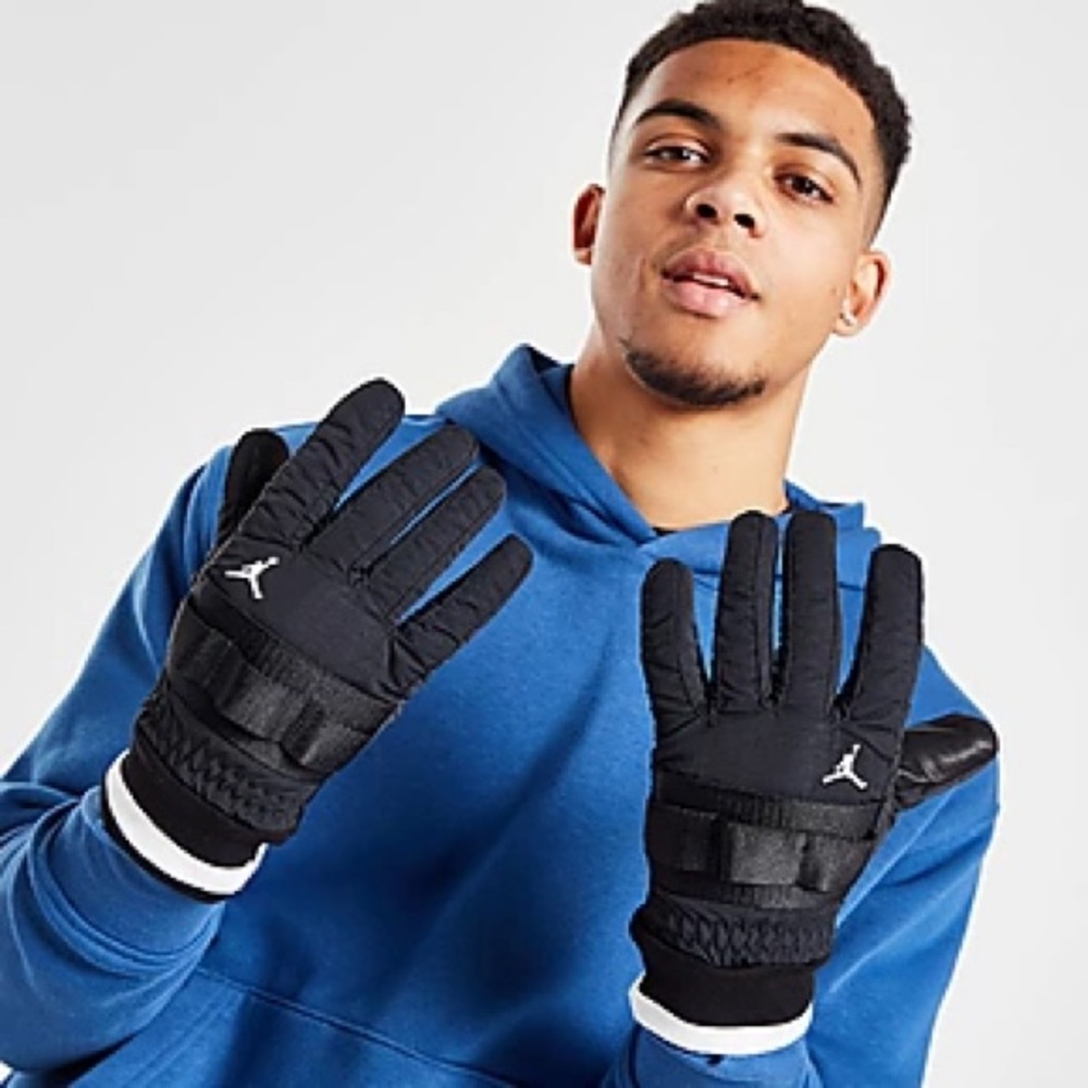 Jordan Men's Black and White Gloves